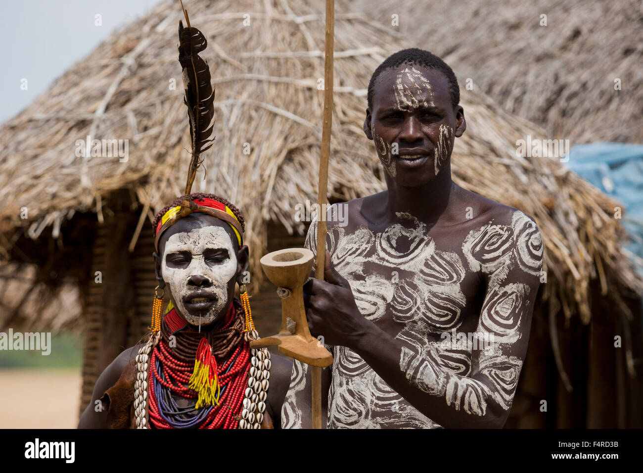 Karo-Stamm-paar. Omo-Tal, Äthiopien Stockfoto