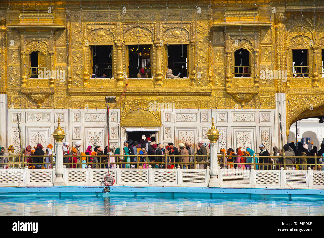 Asien, Indien, Punjab, Amritsar, Goldener Tempel, Religion, Sikh, Schrein, heilig, Pilger, Menschenmenge, Reisen, exotisch, Wahrzeichen, Gebäude Stockfoto
