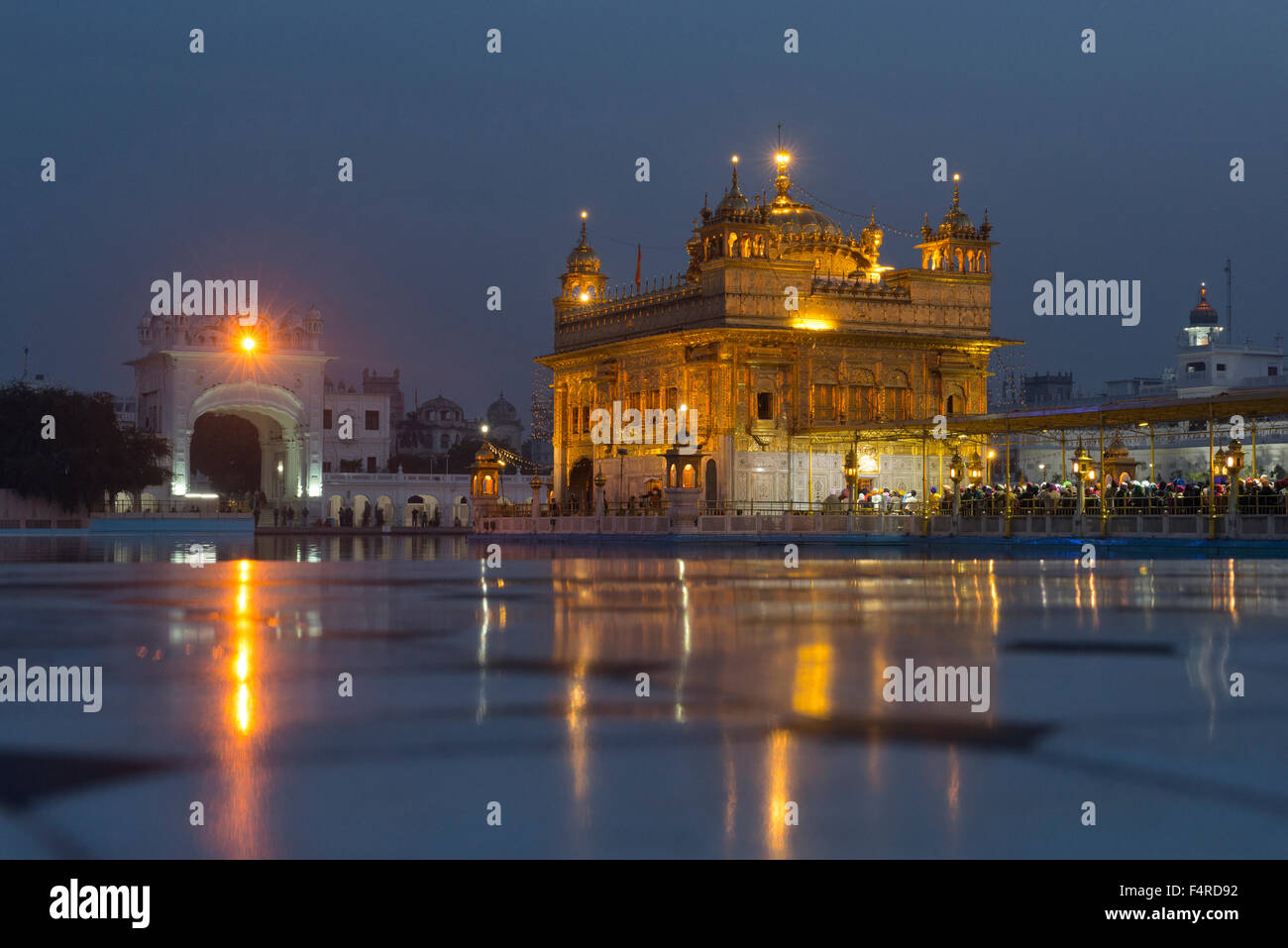 Asien, Indien, Punjab, Amritsar, Goldener Tempel, Religion, Sikh, Schrein, heilig, Pilger, Gebäude Stockfoto