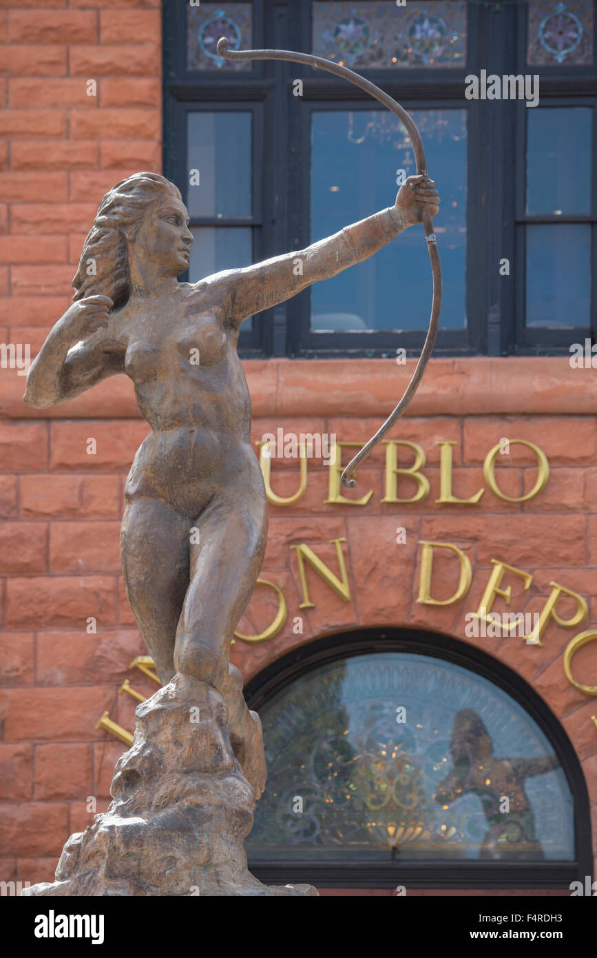 USA, USA, Amerika, Südwesten, Colorado, Pueblo County, Pueblo, Depot, Statue, Skulptur, Diana, Ziegel Stockfoto