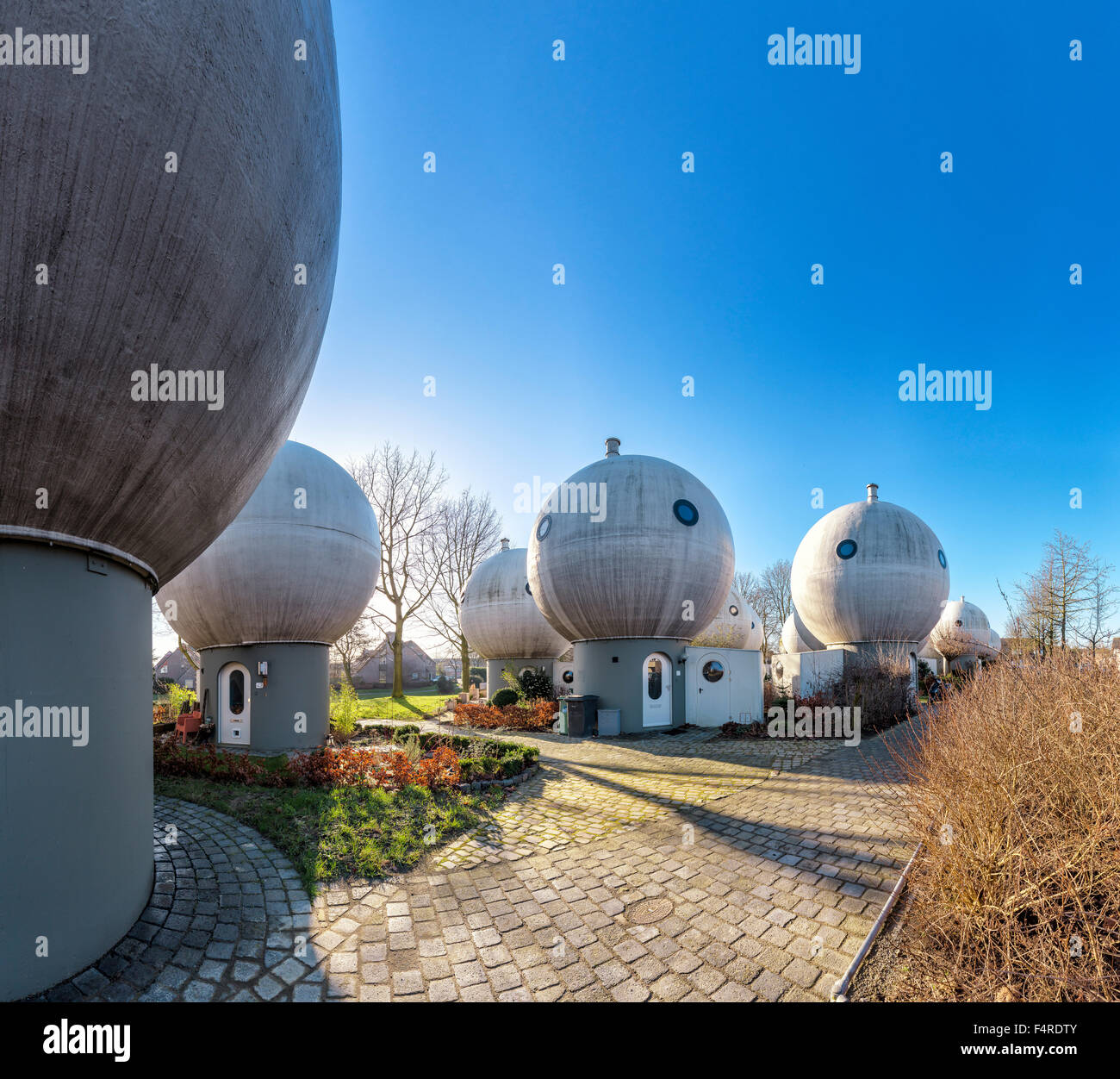 Niederlande, Holland, Europa, Dorf, Winter, Ball geformt Häuser, Runde, Häuser, s-Hertogenbosch, Den Bosch-Brabant Stockfoto