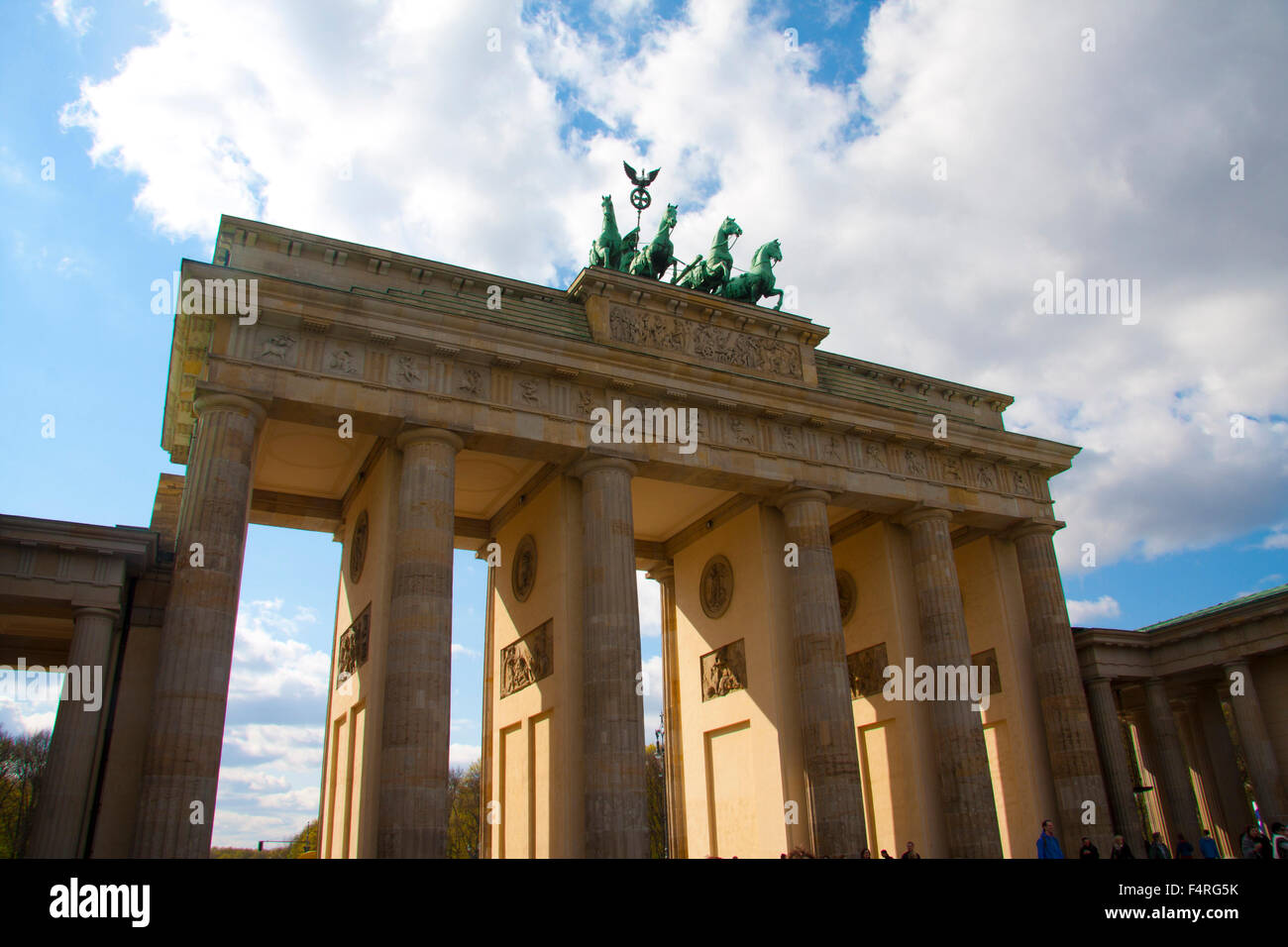 Berlin, Deutschland, Europa, Brandenburger Tor, Quadriga, Wahrzeichen, Skulptur, Victoria, Pferd Auto Stockfoto