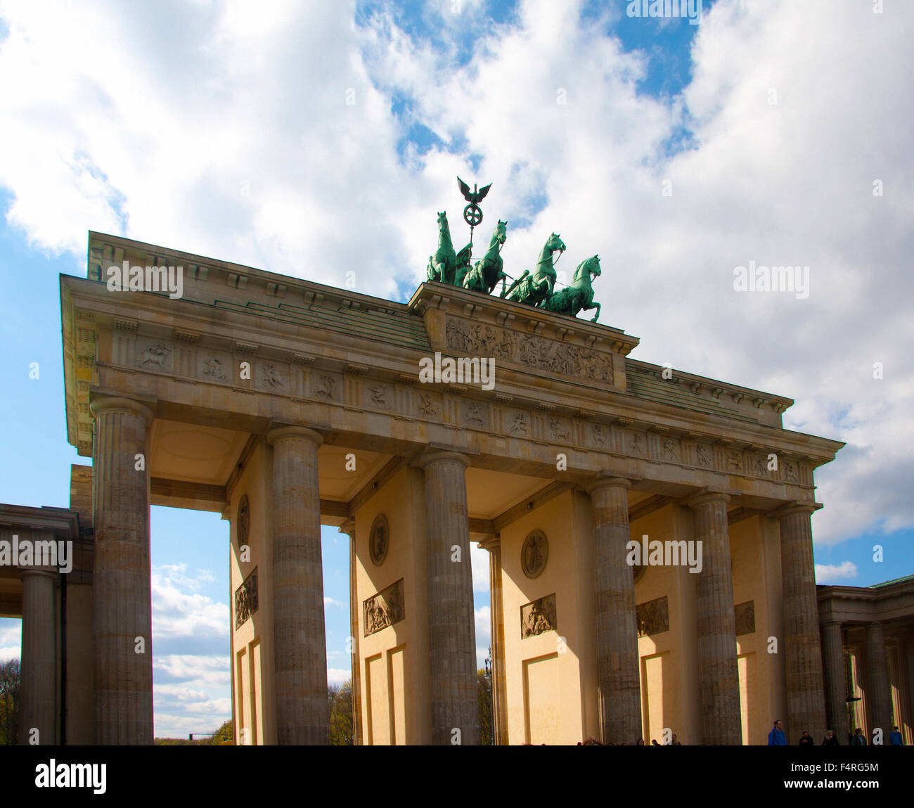 Berlin, Deutschland, Europa, Brandenburger Tor, Quadriga, Wahrzeichen, Skulptur, Victoria, Pferd Auto Stockfoto