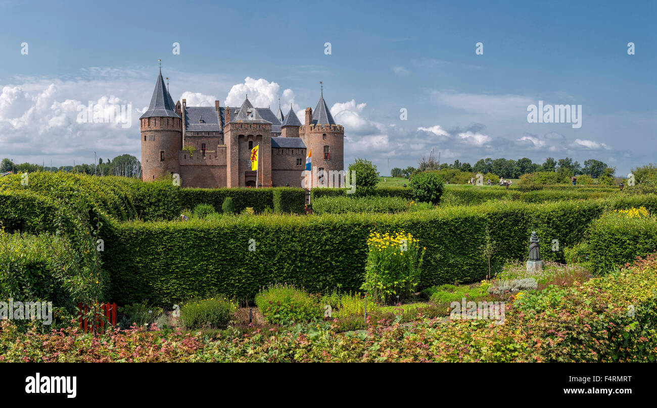 Niederlande, Europa, Holland, Muiden, Noord-Holland, Schloss, Blumen, Sommer, Garten, Schloss Muiderslot Stockfoto