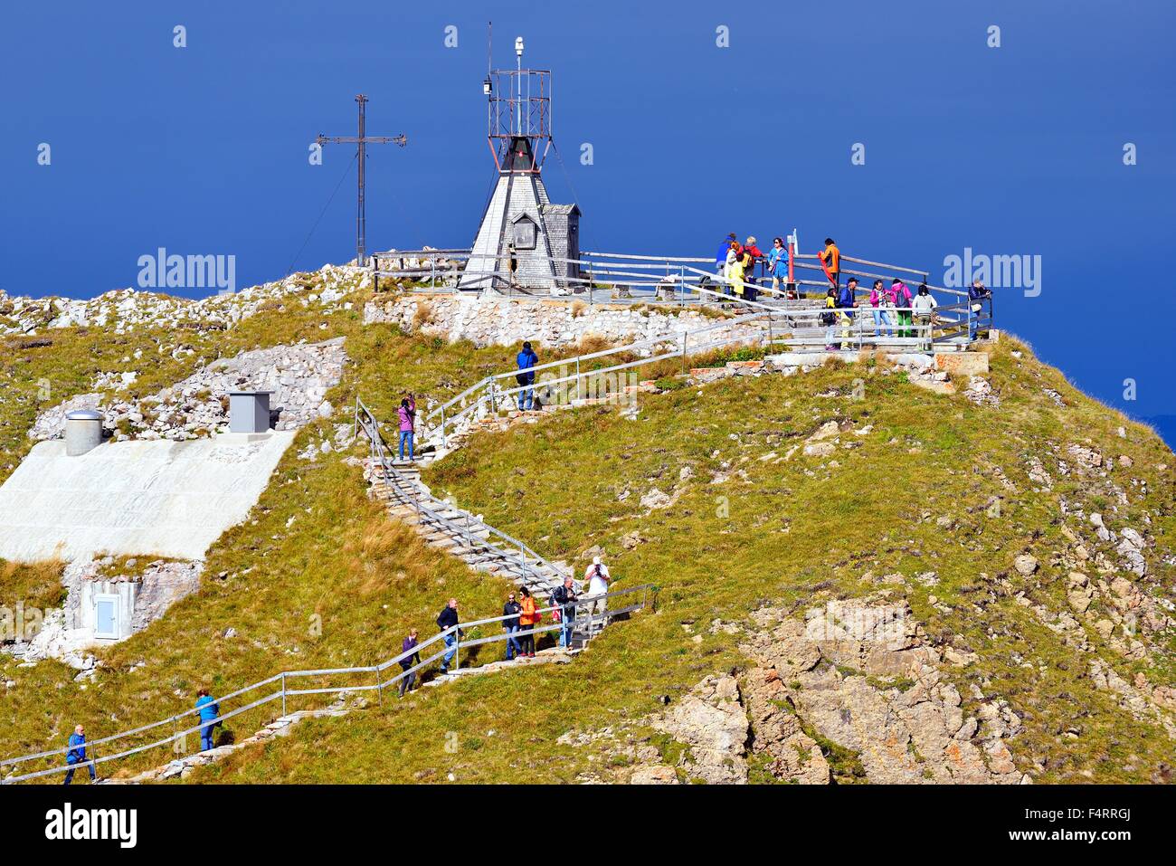 drachenweg-berggipfel-2106m-gesehen-vom-esel-berggipfel-pilatus