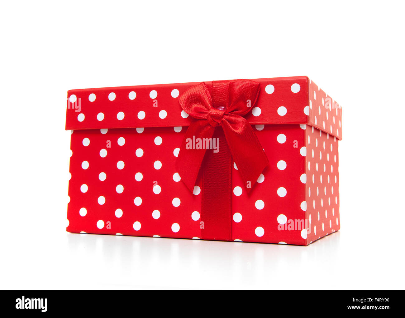 Geschenk-Box, die isoliert auf weißem Hintergrund Stockfoto