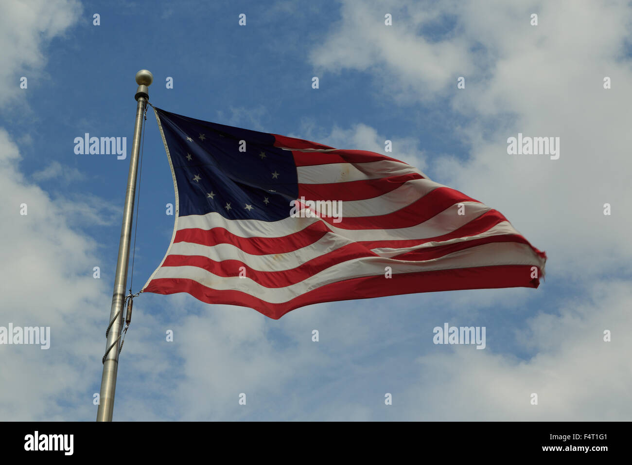 'Betsy Ross' Flagge im historischen Viertel von Savannah, Georgia. Betsy Ross Flag ist eine frühe Design der Flagge. Stockfoto