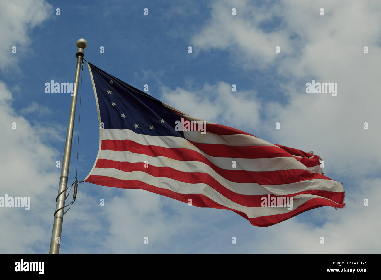 'Betsy Ross' Flagge im historischen Viertel von Savannah, Georgia. Betsy Ross Flag ist eine frühe Design der Flagge. Stockfoto