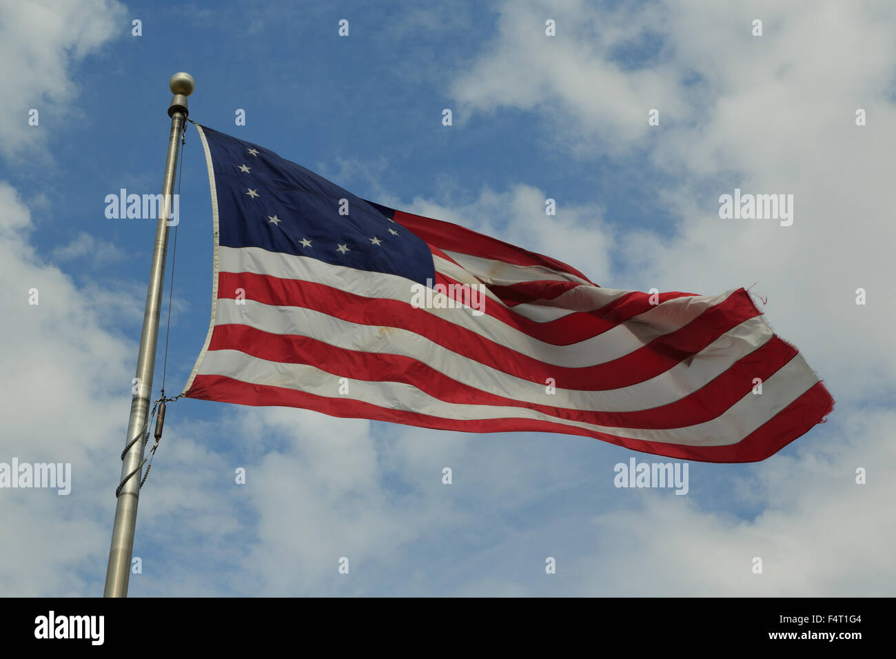 'Betsy Ross' Flagge im historischen Viertel von Savannah, Georgia. Betsy Ross Flag ist eine frühe Design der Flagge. Stockfoto