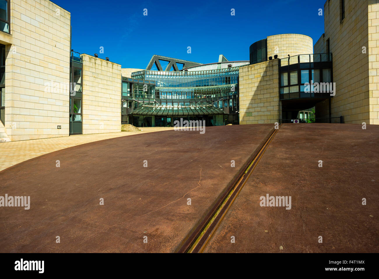 Dani Karavan, Deutschland, Düsseldorf, Europa, Gusseisen-Scheibe, Haus, Heim, Landtag, Landtag, Gebäude, North Rhine-Westphalia, Norden Stockfoto