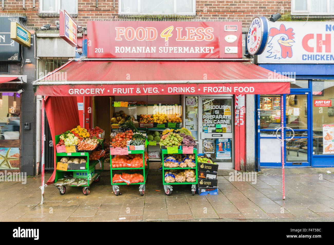 Rumänische Supermarkt in Westlondon. Stockfoto