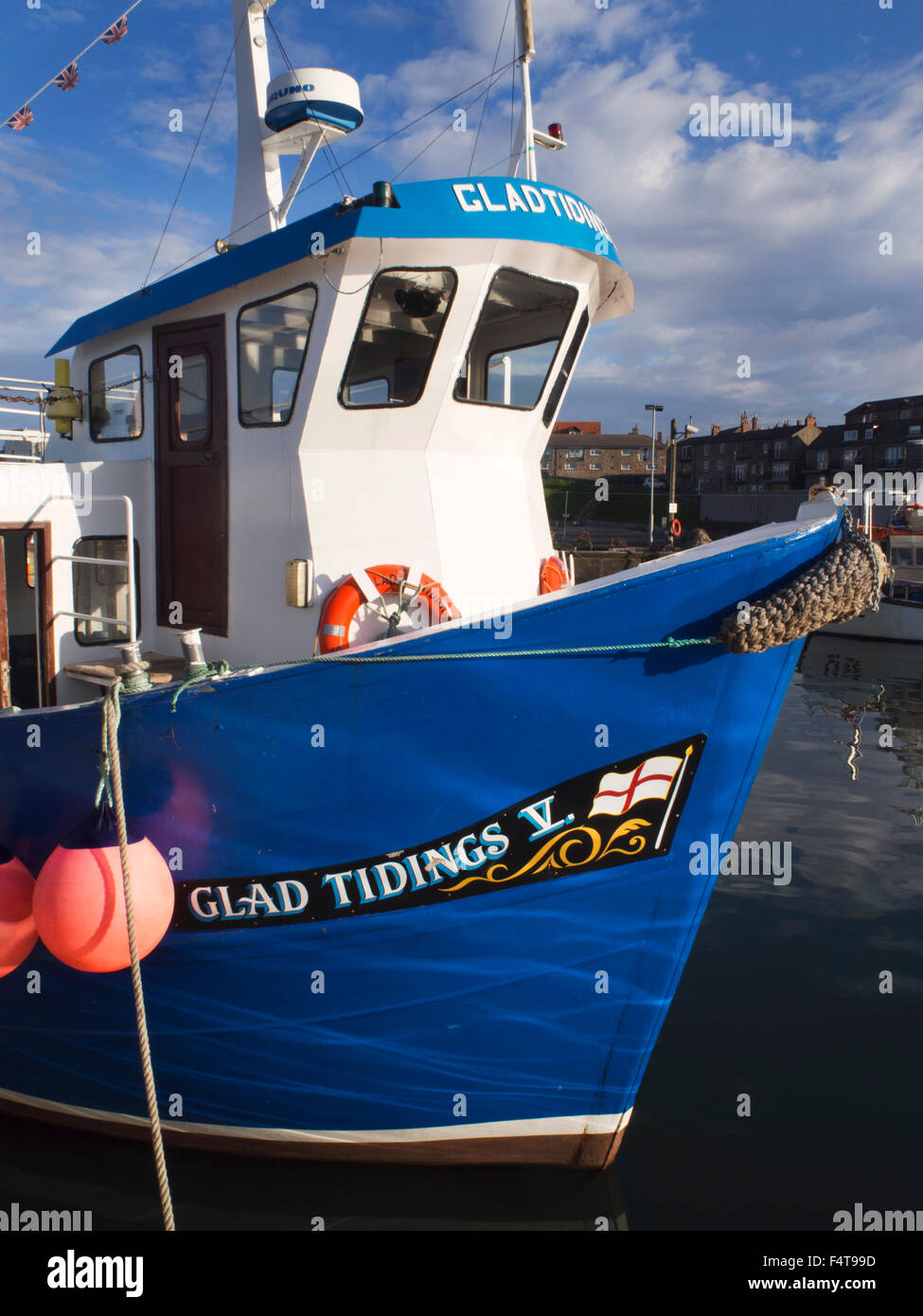 Frohe Botschaft Boot im Hafen von gemeinsame an Sonnenuntergang Northumberland in England Stockfoto