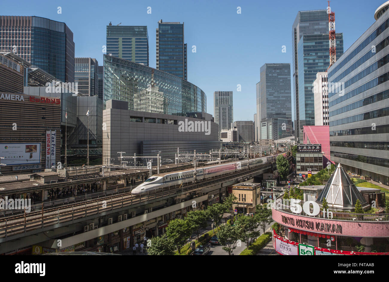 Japan, Tokyo City Yurakucho Station, Hochgeschwindigkeitszug Stockfoto