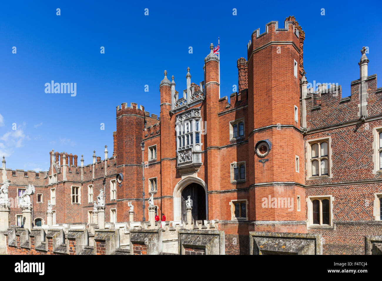 England, Middlesex, London, Kingston-upon-Thames, Hampton Court Palace, Haupteingang Stockfoto