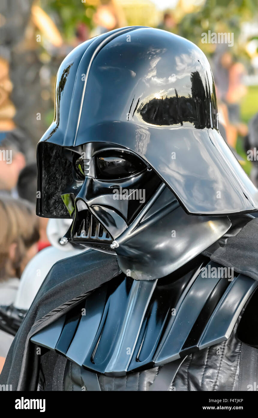 VII Trainingstag der spanischen Garnison 501st Legion, - StarWars-. Unbekannter Mann von - Darth Vader - verkleidet. Stockfoto