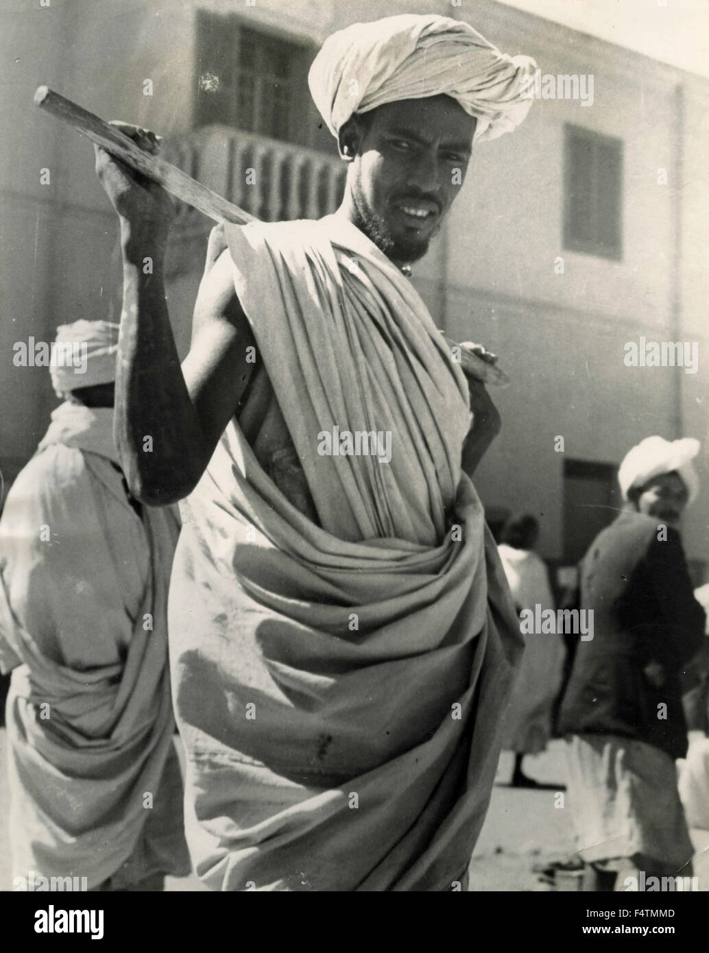 Ein junger Mann mit den nordafrikanischen Tracht Stockfoto