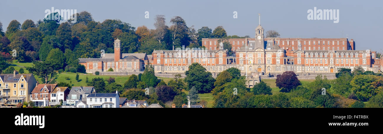 Britannia Royal Naval College (BRNC) bekannt als Dartmouth, ist die Naval Academy des Vereinigten Königreichs und der Erste Offizier Ausbildung Stockfoto