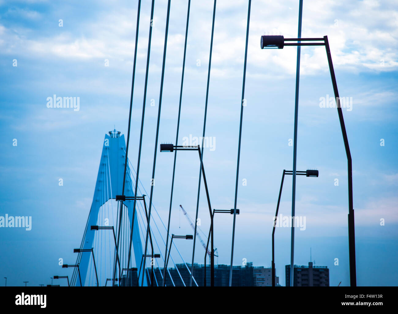 Daishihashi Brücke verbindet über Tamagawa Fluss, Ota-Ku, Tokio und Kawasaki City, Präfektur Kanagawa, Japan Stockfoto