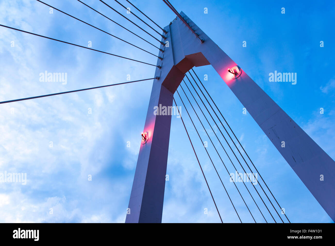 Daishihashi Brücke verbindet über Tamagawa Fluss, Ota-Ku, Tokio und Kawasaki City, Präfektur Kanagawa, Japan Stockfoto