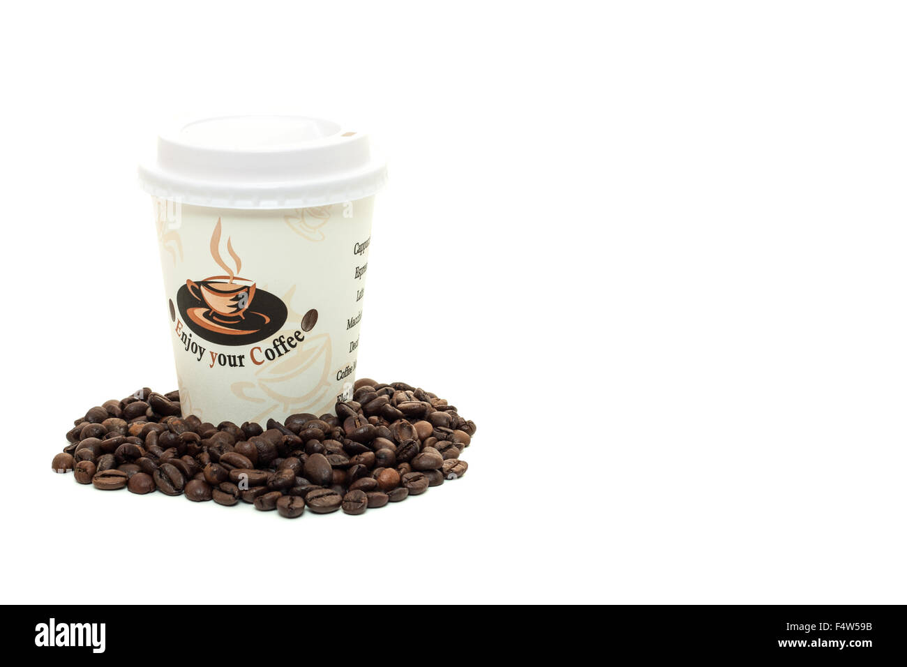 Standard-Kaffee zum mitnehmen. Alle auf weißem Hintergrund Stockfoto