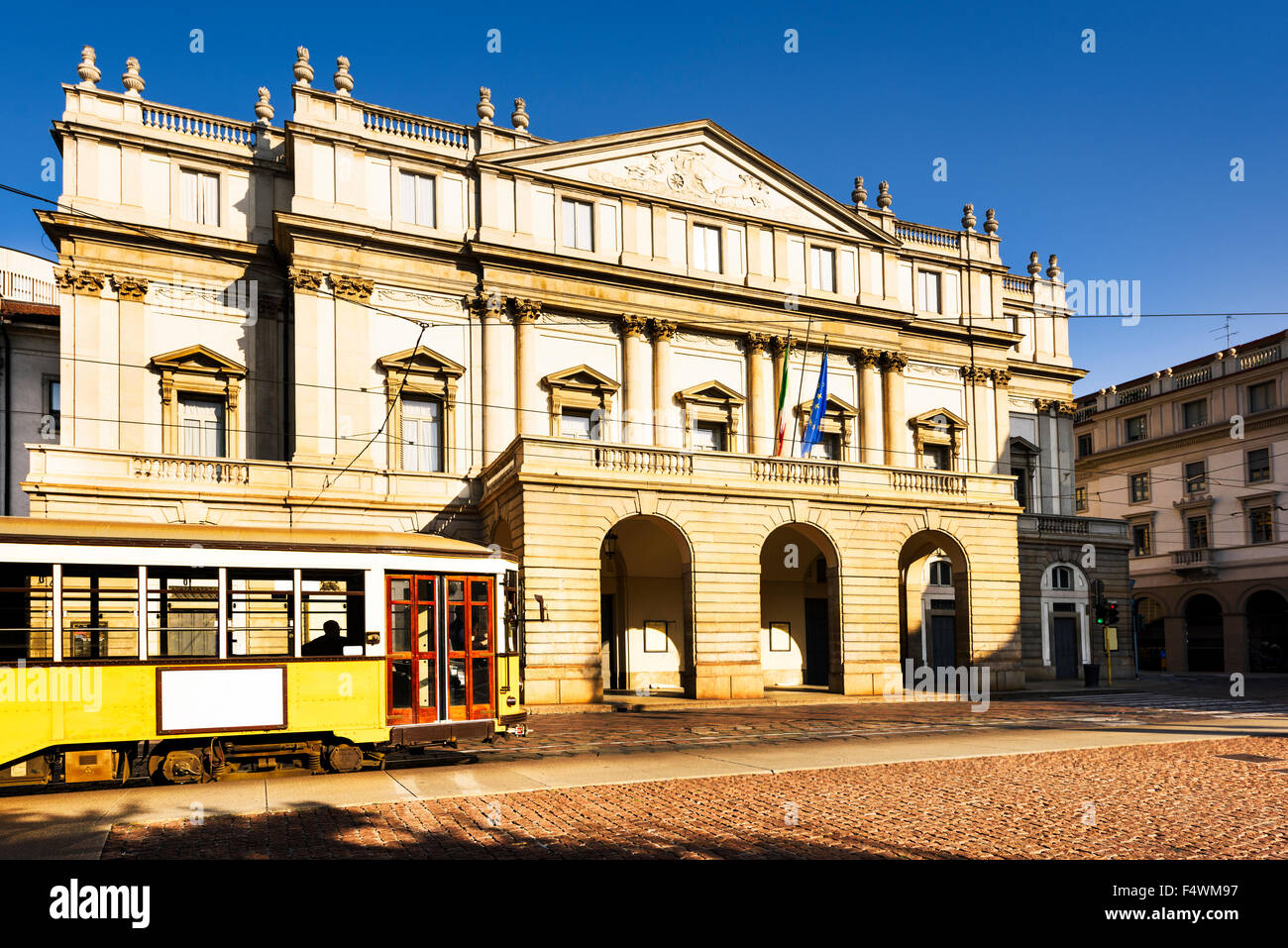 Piazza Scala und das Theater La Scala in Mailand. Italien Stockfoto