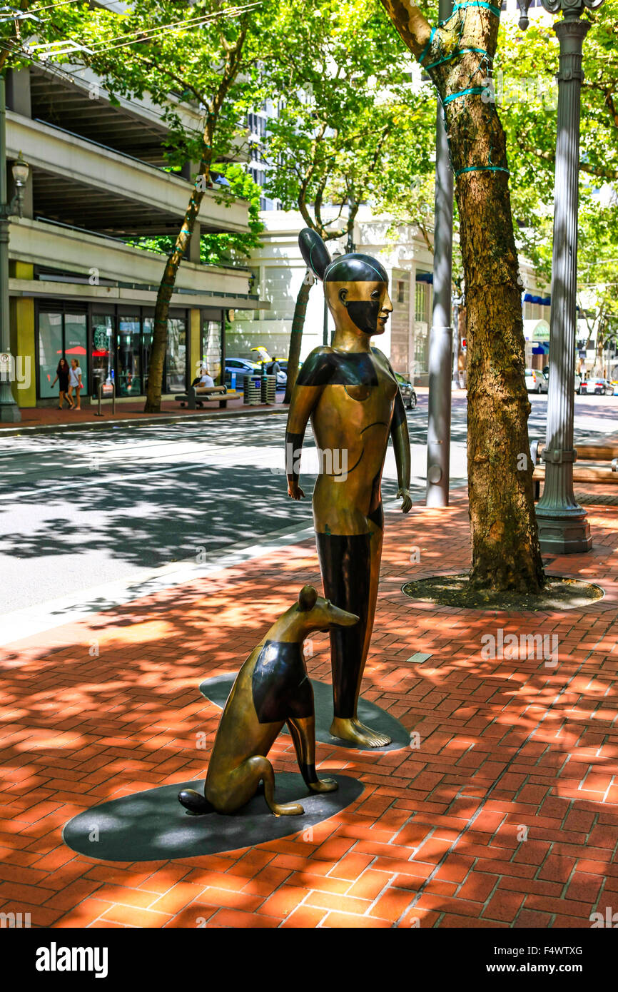 Native American und Hund, Skulpturen Teil der Portland oder Citiy Reflexionen Stockfoto