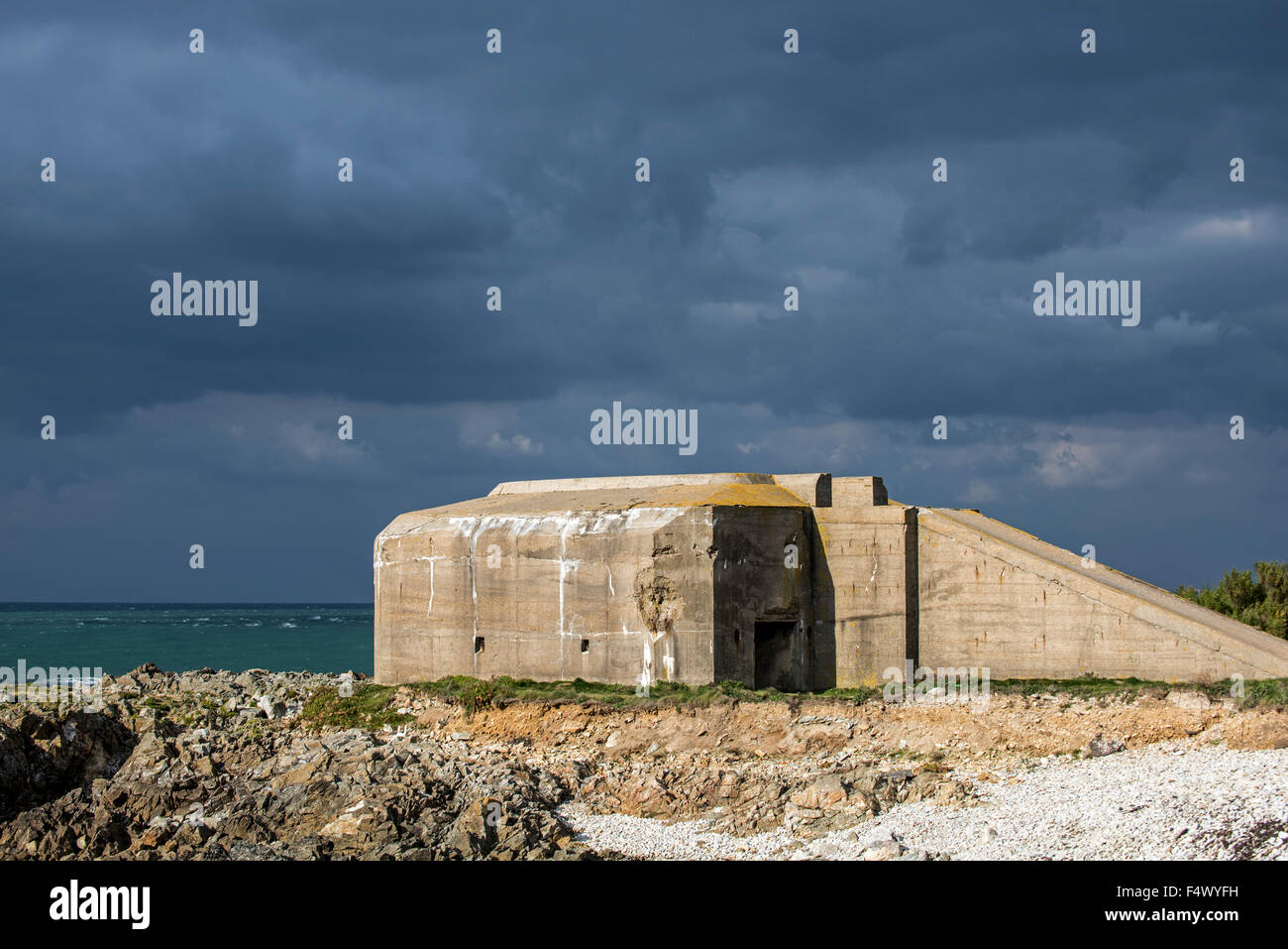 Spezielle Konstruktion (SK) Suchscheinwerfer Bunker am Cap De La Hague, Halbinsel Cotentin, Basse-Normandie, Frankreich Stockfoto