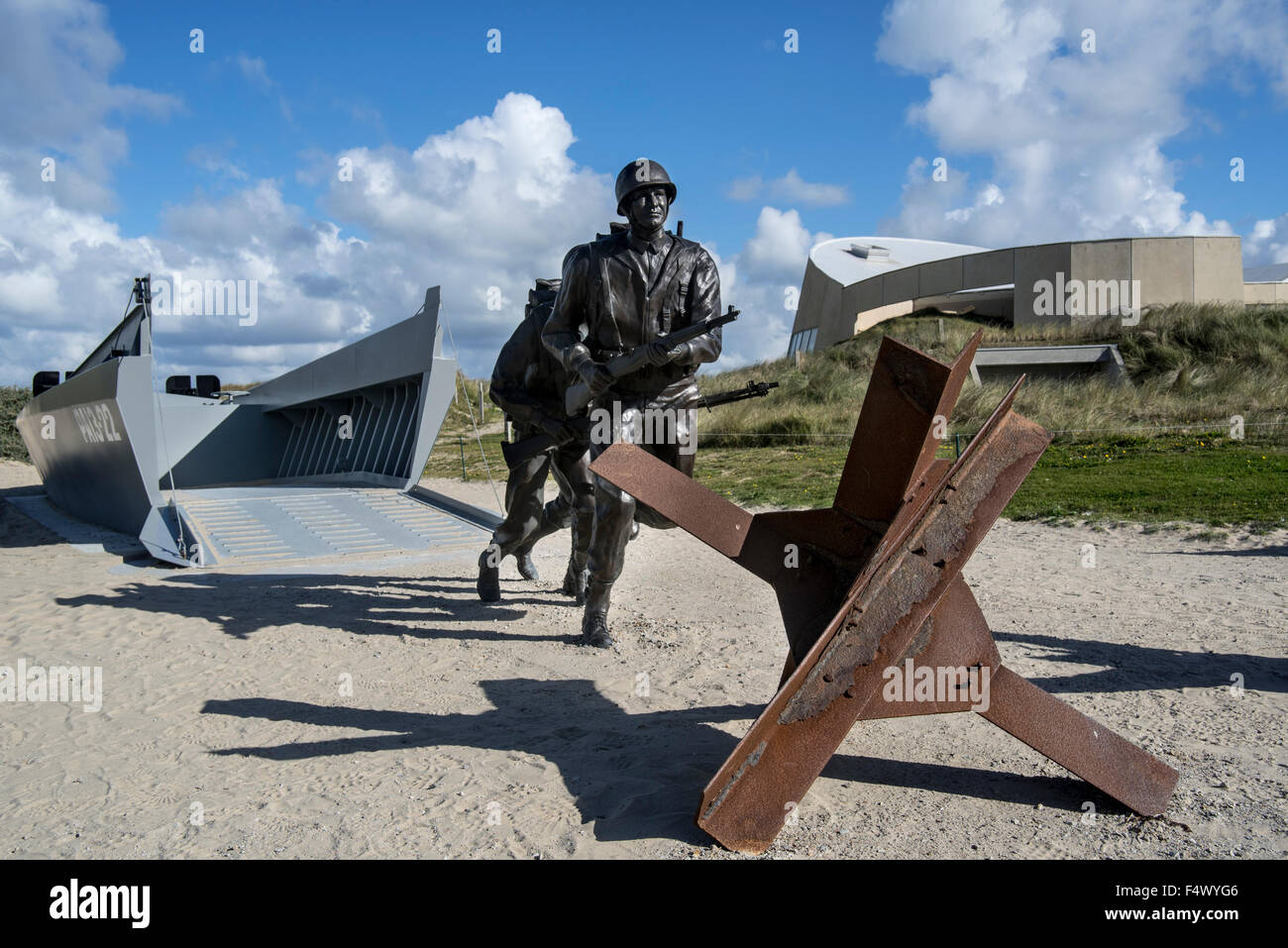 Tschechische Igel und Landungsboote, Musée du Débarquement Utah Beach, zweiten Weltkrieg Museum, Sainte-Marie-du-Mont, Normandie, Frankreich Stockfoto