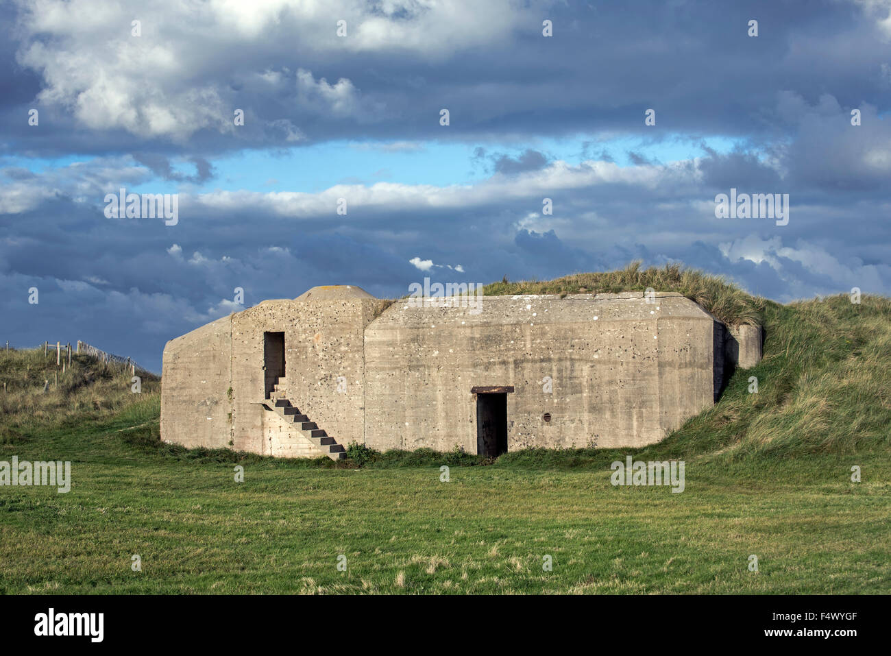 Deutsche Bunker in den Dünen am Utah Beach, Sainte-Marie-du-Mont, Normandie, Frankreich Stockfoto