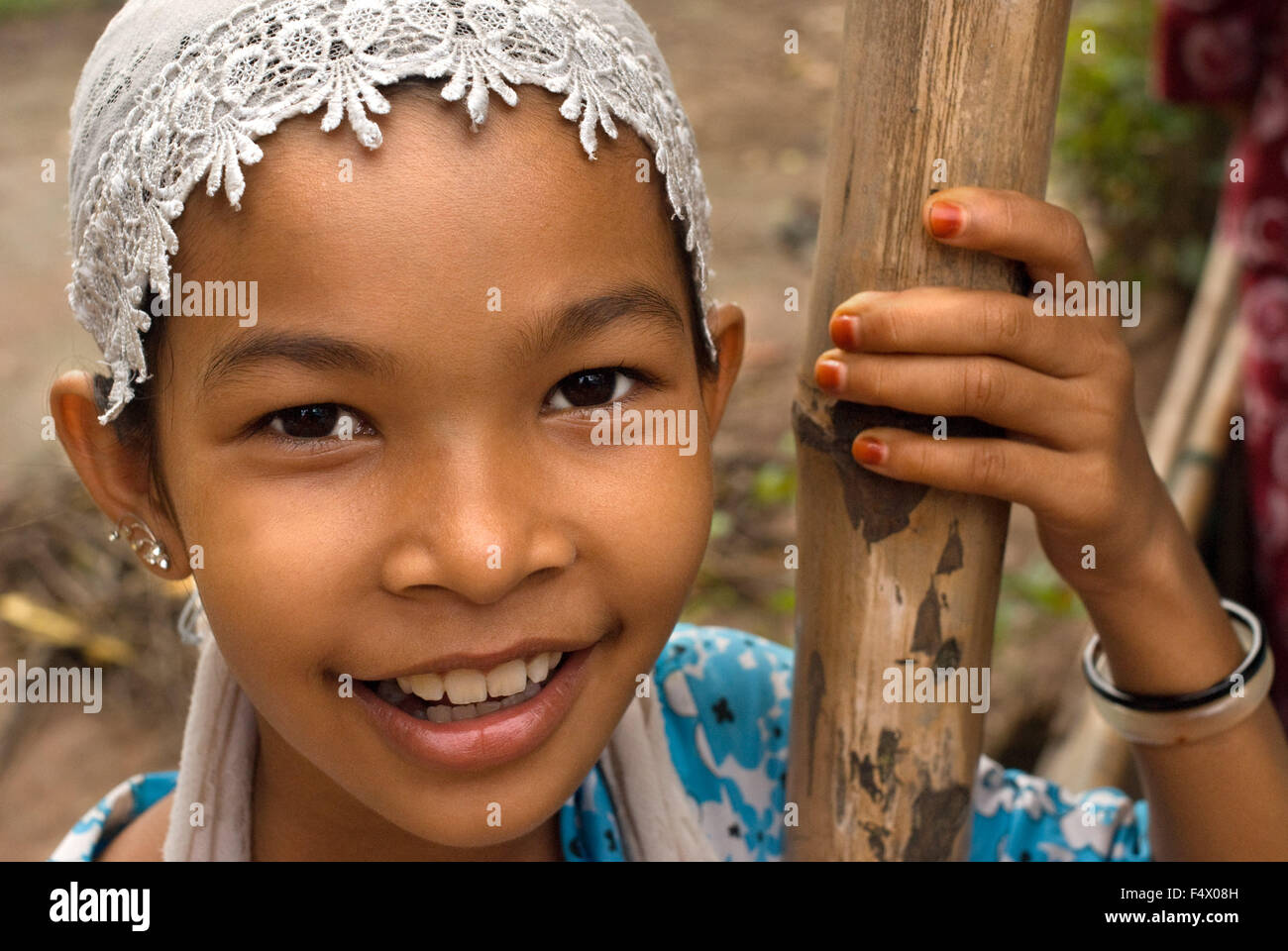 Porträt eines Mädchens in der Nähe von Phong Dien. Mekong-Delta. Vietnam Süd Mekong Delta Chau Doc Cham muslimischen Dorf Gesicht glücklich Dorf Stockfoto