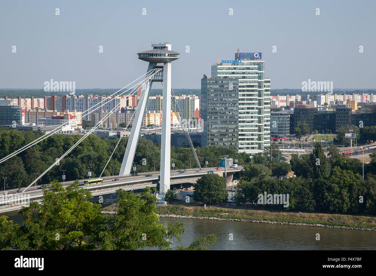 Die meisten SNP-Brücke mit Donau, Bratislava; Slowakei Stockfoto