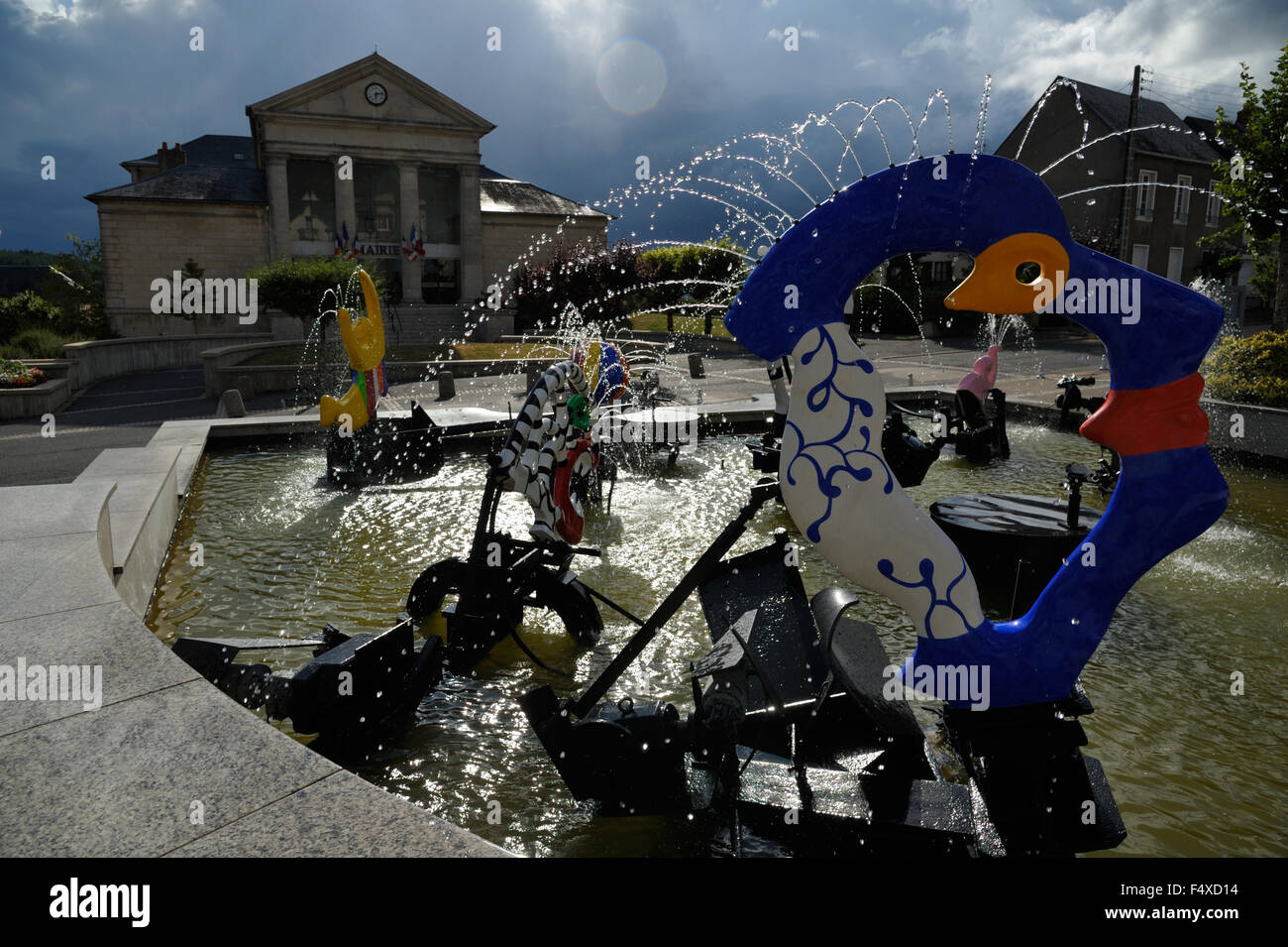 Jean Tinguely und Niki de Saint Phalle Brunnen im Chateau Chinon, Frankreich, FR Stockfoto