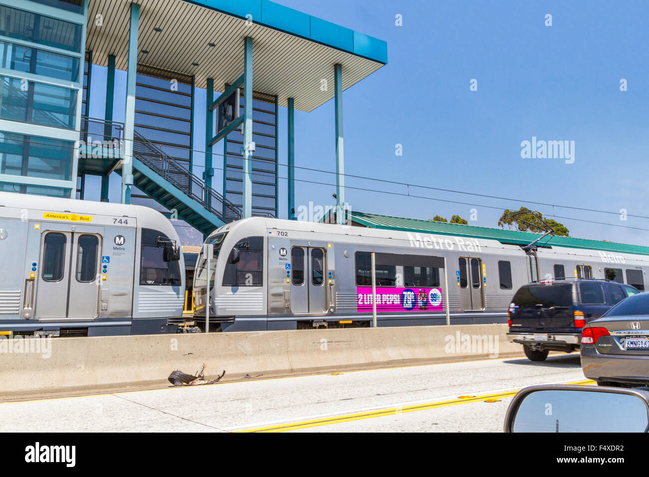 Der Los Angeles Metro Rail bei Sierra Madre Ave in Pasadena, Kalifornien. Stockfoto Der Los Angeles Metro Rail bei Sierra Madre Ave in Pasadena, Kalifornien. Stockfoto