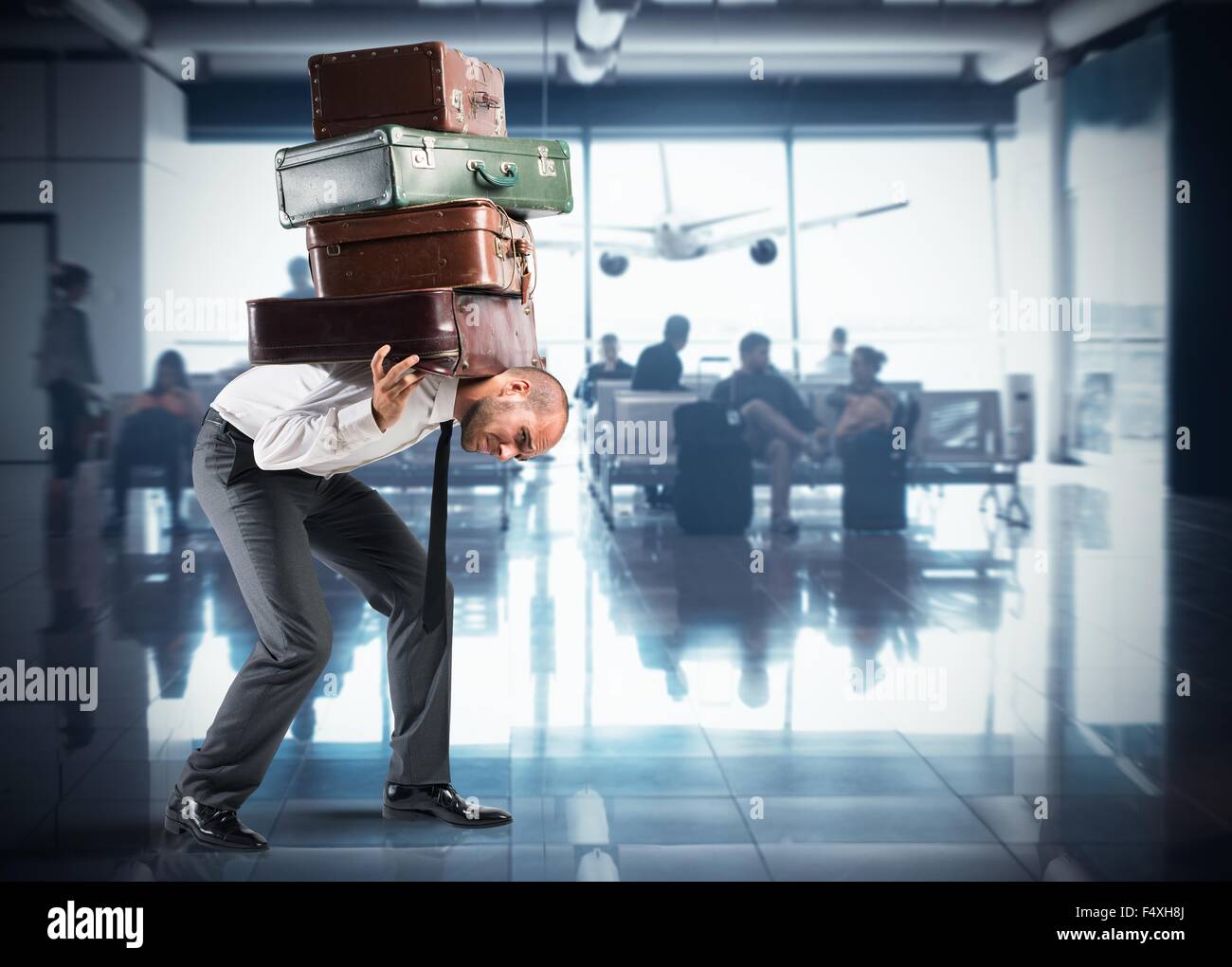 Zu viele Taschen für die Ausreise Stockfoto