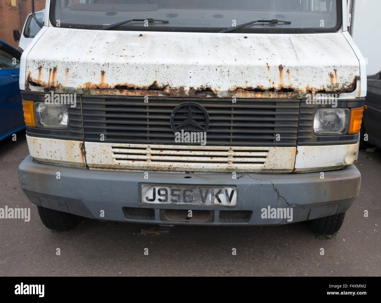 Rusty van -Fotos und -Bildmaterial in hoher Auflösung – Alamy