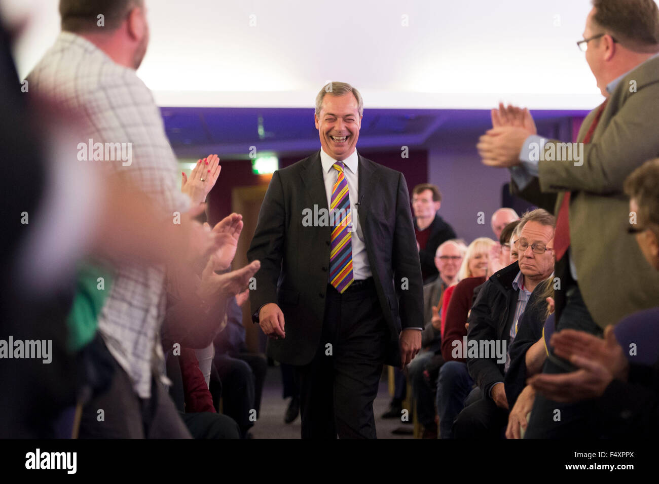 UK Independence Party (UKIP) Führer Nigel Farage in Swansea während der "Say No to EU-Tour." Stockfoto