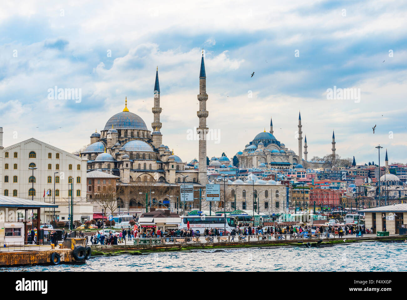Поехать в стамбул. Новая мечеть в Стамбуле. Стамбул сейчас. Стамбул сейчас фото. Снег в Стамбуле.