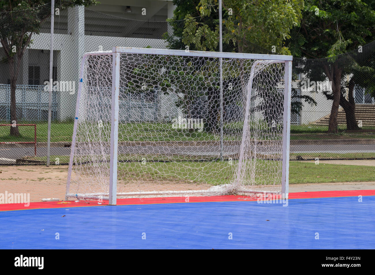 Torpfosten öffentlichen Futsal vor Gericht Stockfoto