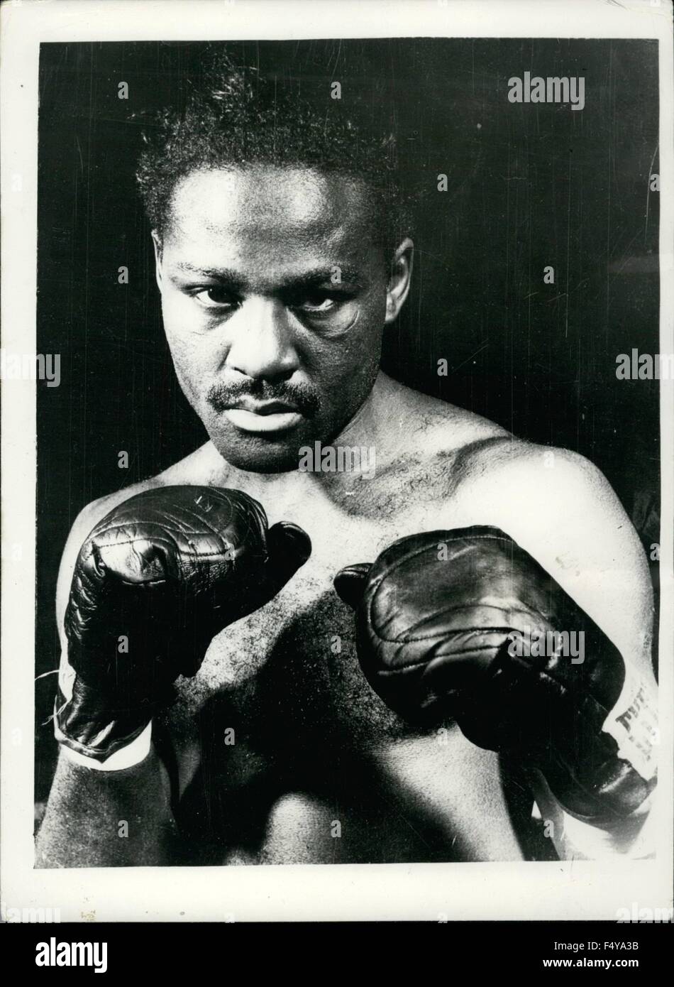 1968 - Ezzard Charles World Heavyweight Titel zu New Jersey Joe Walcott vorbereiten: Dies ist das Gesicht, das Jersey Joe am Abend des 22. Juni im Comiskey Park in Chicago, sehen werden als er versucht, den Schwergewichts-Titel von Joe Louis geräumt zu gewinnen. Es ist das Gesicht der Ezzard Charles. Die international Boxing Club gefördert durch Joe Louis und seine Partner, fördert den Kampf wird es sein, dass der neue Verein der ersten Titelkampf organisiert. © Keystone Bilder USA/ZUMAPRESS.com/Alamy Live-Nachrichten Stockfoto