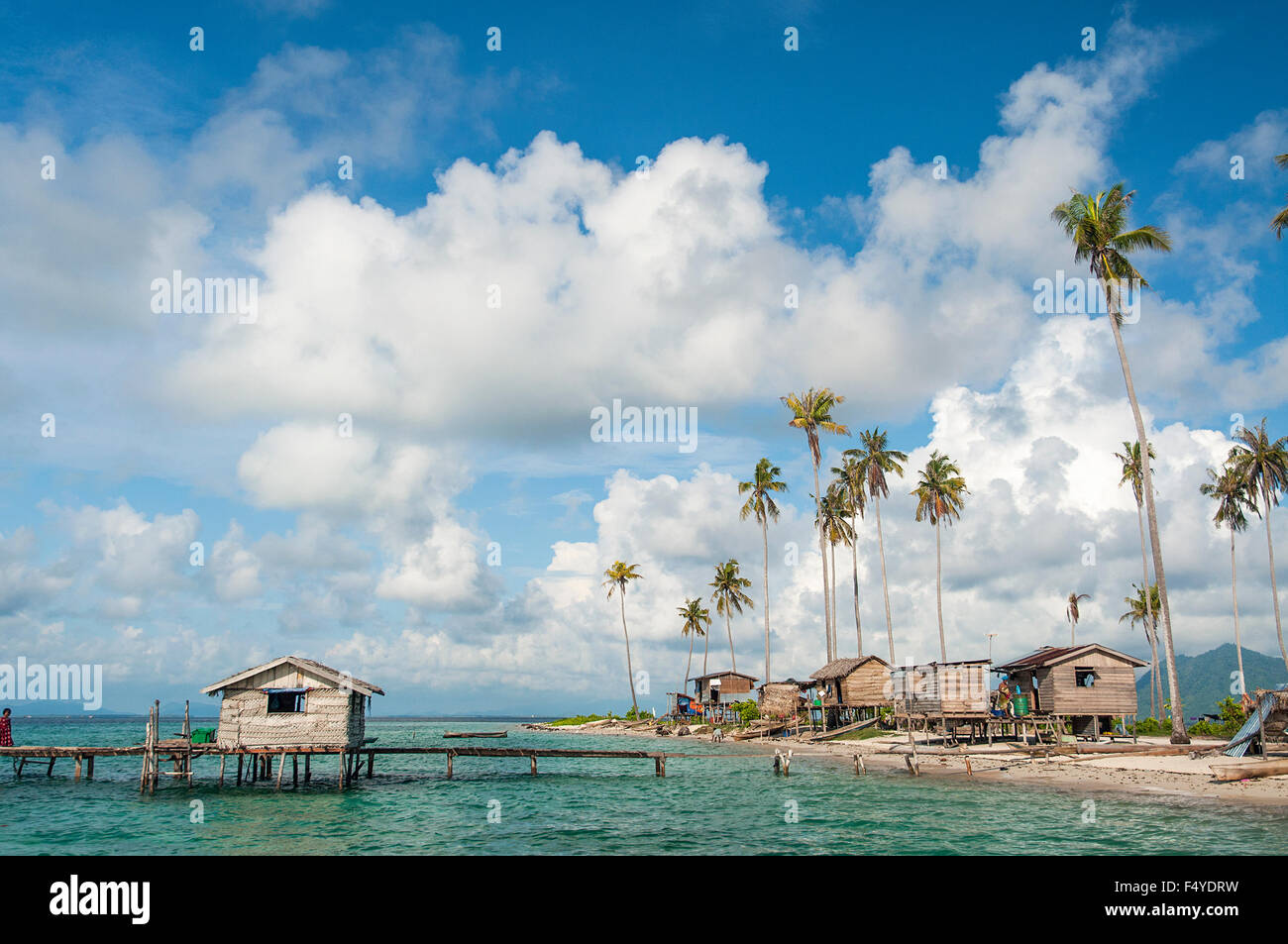 Meer Zigeuner Dorf in Sibuan Insel Mabul, Malaysia. Stockfoto