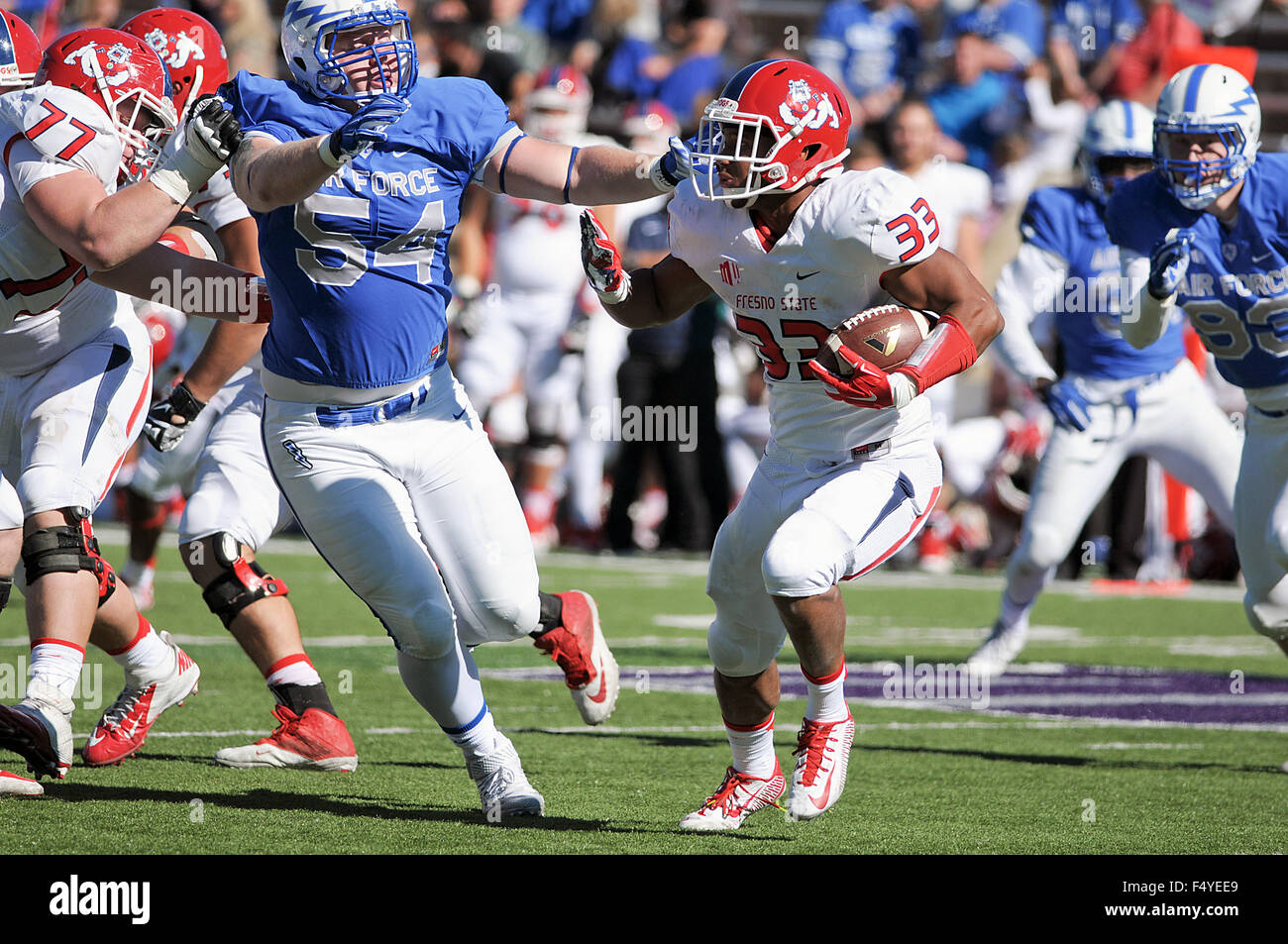 Colorado Springs, Colorado, USA. 24. Oktober 2015. Fresno State Runningback, Marteze Waller #33 in Aktion während der NCAA Football-Spiel zwischen den Fresno State Bulldogs und die Air Force Academy Falcons an Falcon Stadium, US Air Force Academy, Colorado Springs, Colorado. Air Force Niederlagen Fresno State 42-14. Bildnachweis: Csm/Alamy Live-Nachrichten Stockfoto