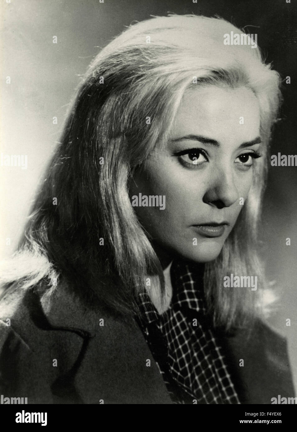 Die Mexikanische Schauspielerin Silvia Pinal In Einer Szene Aus Dem Film Hilfe Stockfotografie Alamy