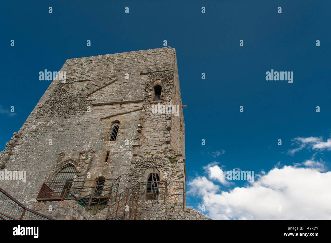 Château Puivert, eine beeindruckende Burg der Katharer in Aude, Languedoc, Frankreich Stockfoto