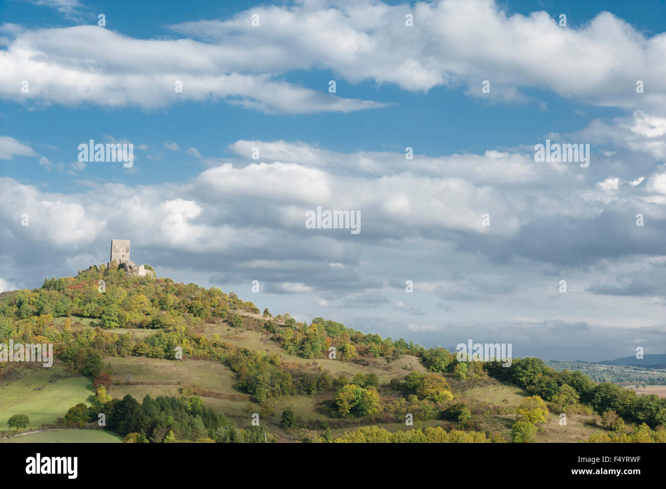 Château Puivert, eine beeindruckende Burg der Katharer in Aude, Languedoc, Frankreich Stockfoto