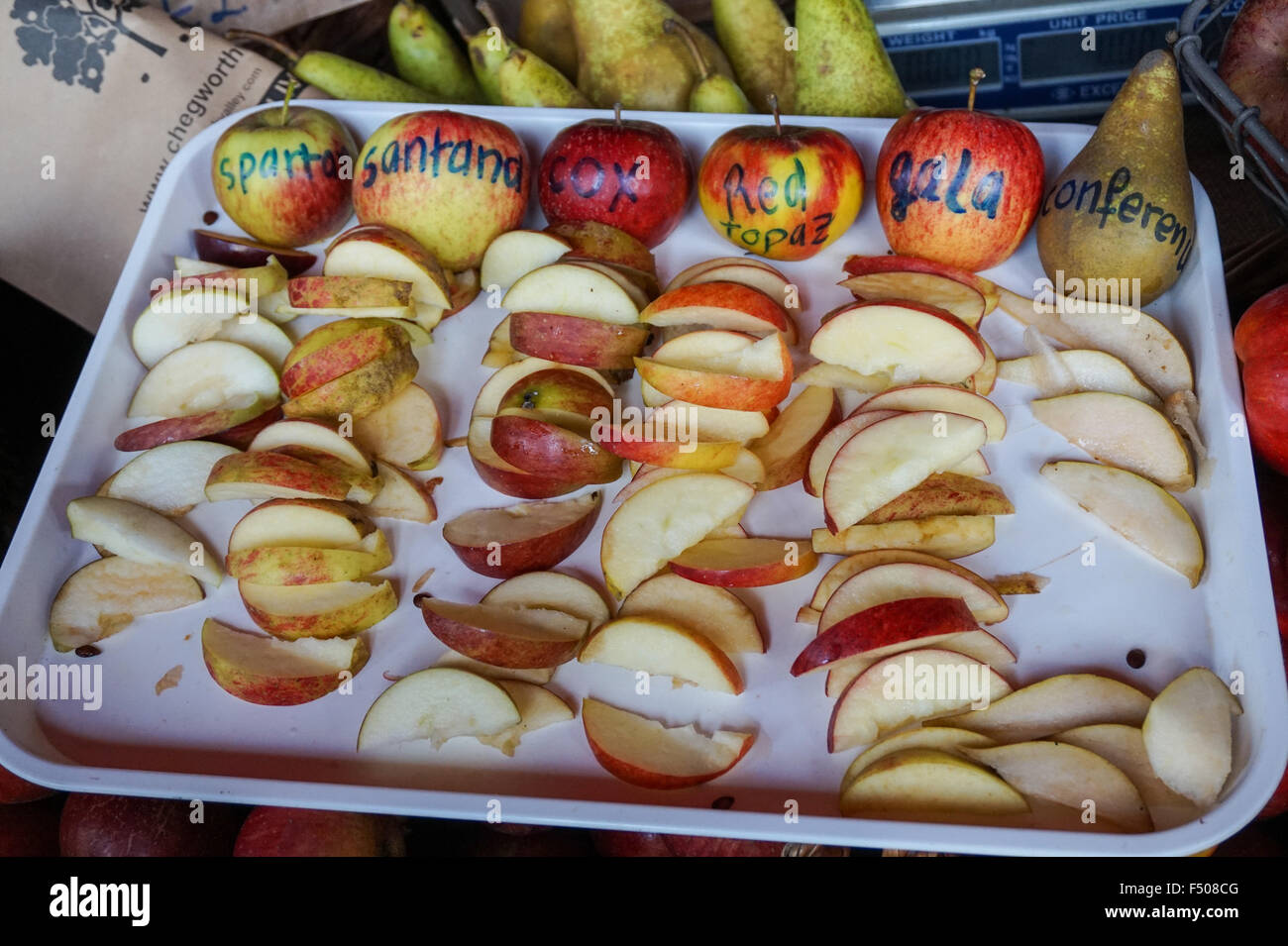 Obst in der Borough Market, London England United Kingdom UK Abschaltdruck Stockfoto