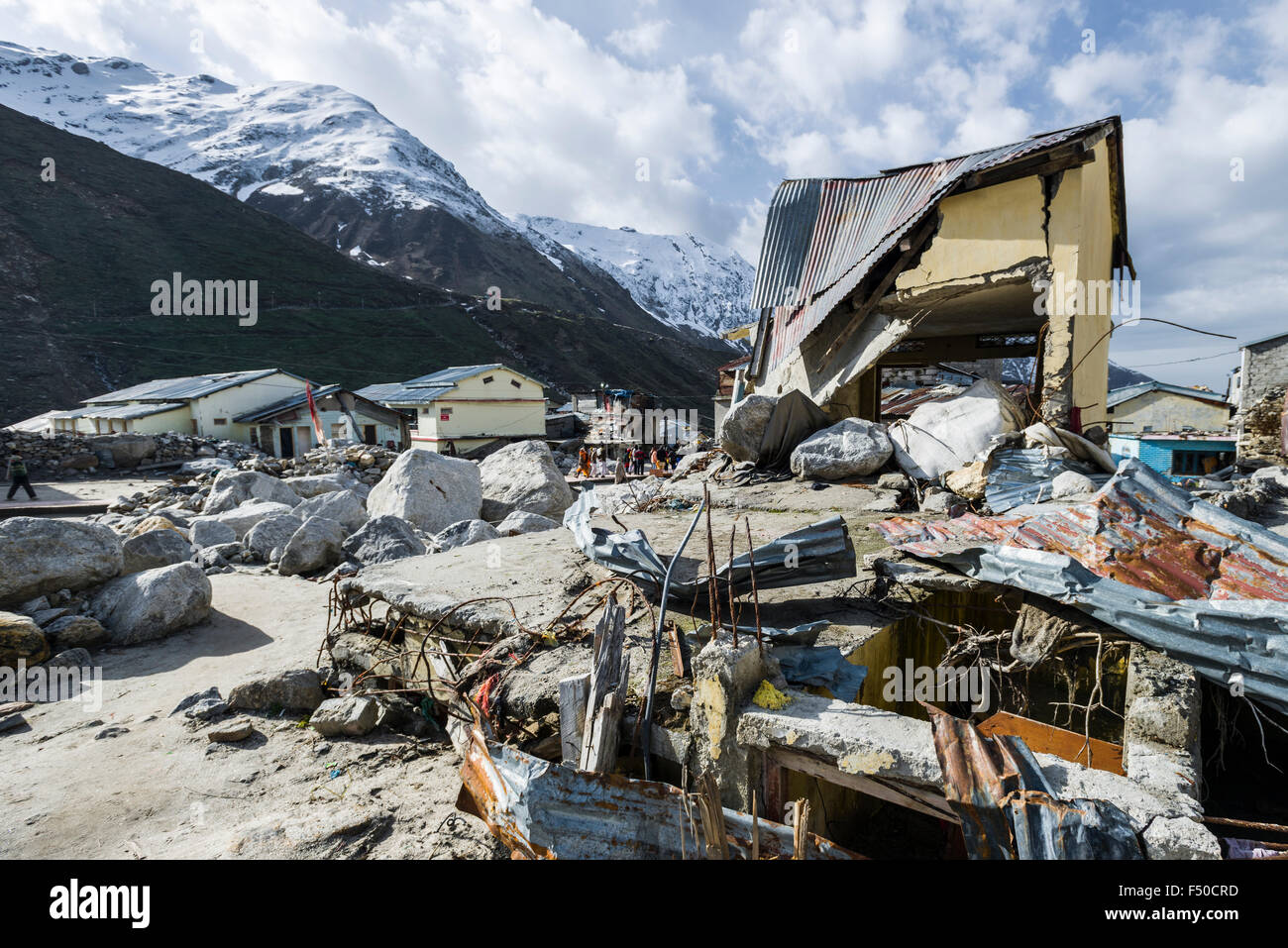 Die kleine Stadt um kedarnath Tempel erhielt völlig von der Flut 2013 zerstörten, nur Ruinen übrig sind Stockfoto