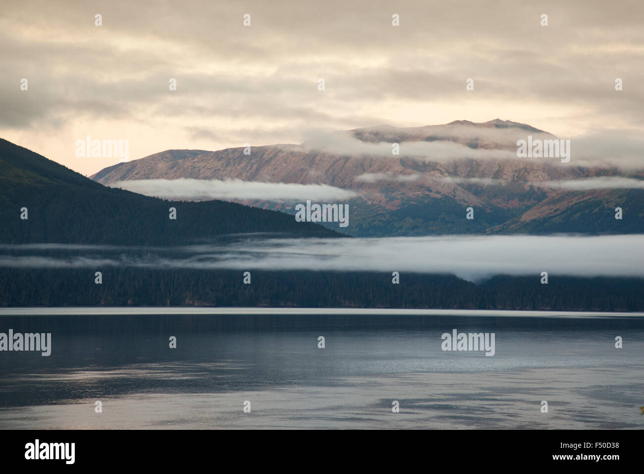 Aussicht von den Seward Highway in Girwood, Alaska. Stockfoto