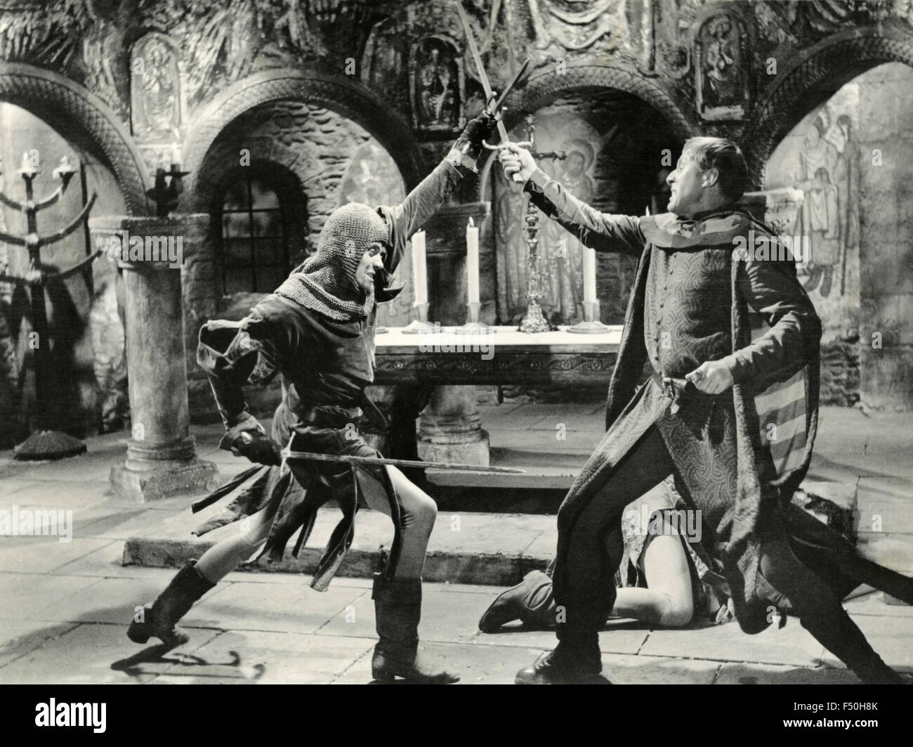 Der Schauspieler Oliver Reed und Jack Gwillim in einer Szene aus dem Film "Sword of Sherwood Forest", UK 1960 Stockfoto