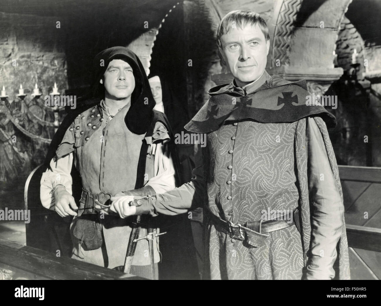 Die Schauspieler Richard Greene (links) und Jack Gwillim (rechts) in Schwert von Sherwood, Großbritannien 1960 Stockfoto