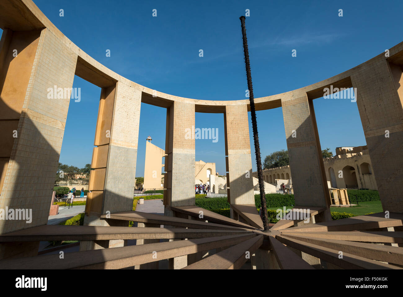 Einige der architektonischen astronomische Instrumente bei Jantar Mantar, von Sawai Jai Singh erbaut Stockfoto